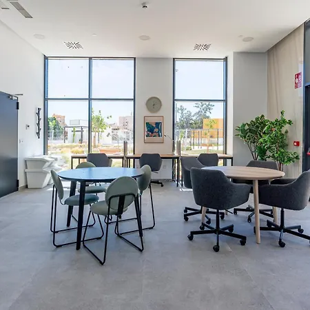 Apartment Skyline Iv Pool & Coworking By Ele